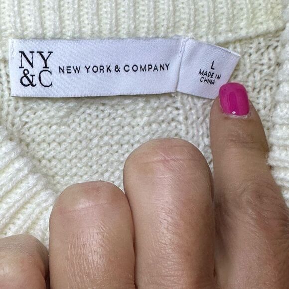 New York & Company Ladies Size Large Cable Knit Sweater in Ivory - Picture 2 of 3